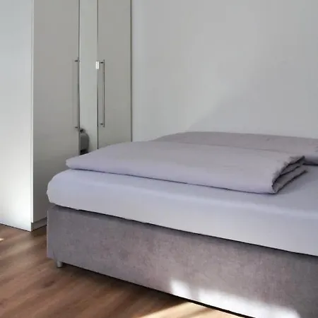 Hotel-garni 'zum Weinkrug' ゲストハウス
