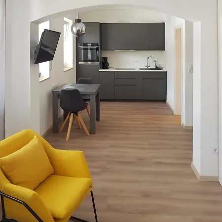 Hotel-garni 'zum Weinkrug' Guest house 3*