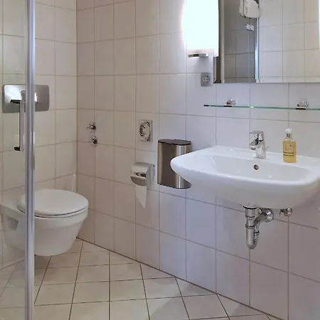 Hotel-garni 'zum Weinkrug' ゲストハウス ゾンマーハウゼン