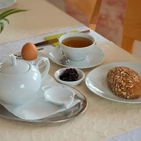 Guest house Hotel-garni 'zum Weinkrug' 3*