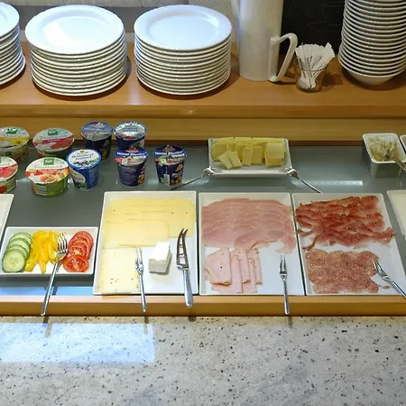 Guest house Hotel-garni 'zum Weinkrug'