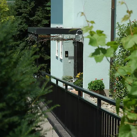 Guest house Hotel-garni 'zum Weinkrug'