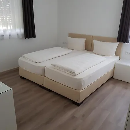 Hotel-garni 'zum Weinkrug'