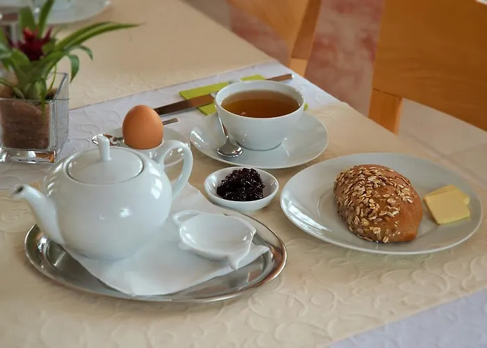 Penzion Hotel-garni 'zum Weinkrug' 3*